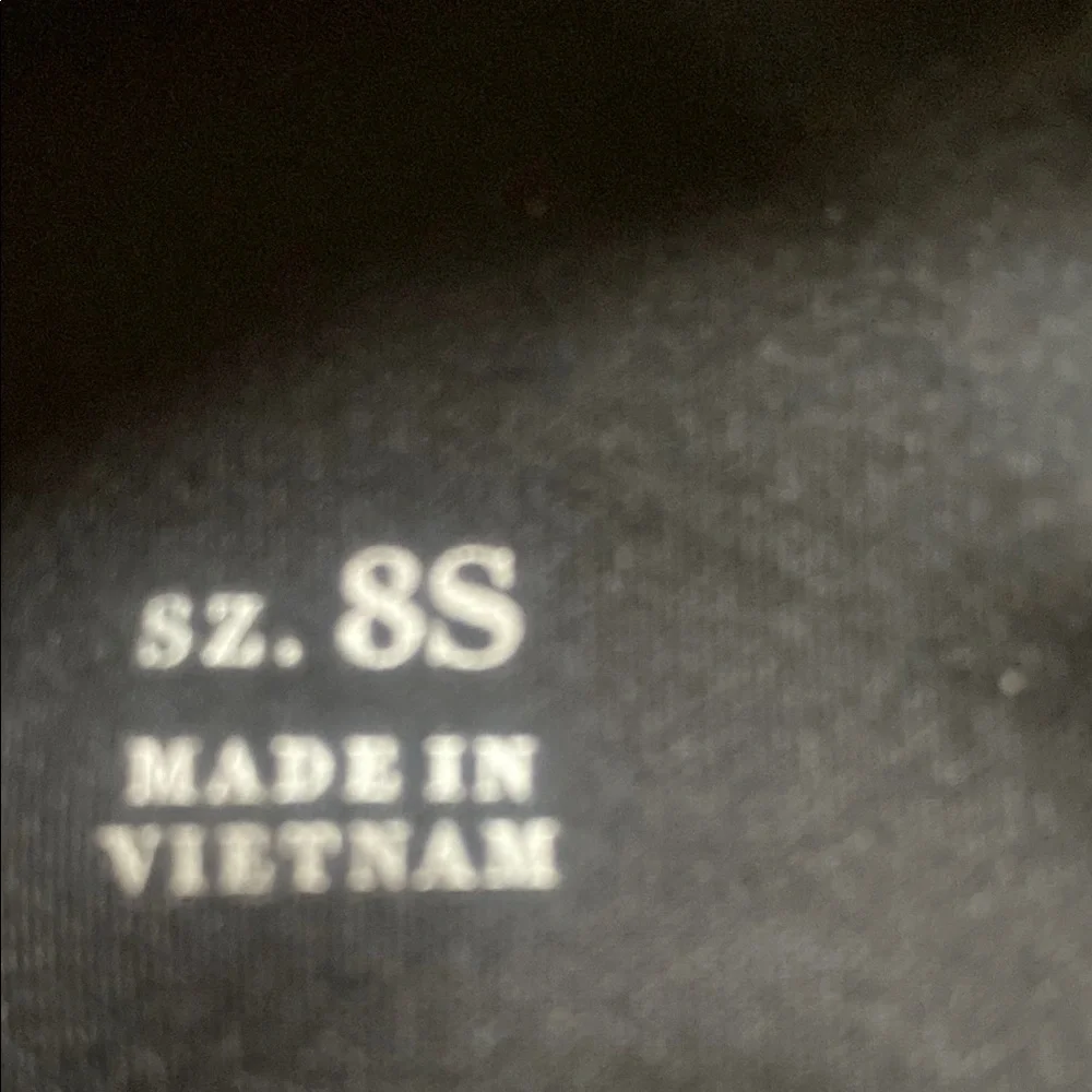 Black Full-Length Leggings with Wide Waistband and Stretch Fabric - Picture 4 of 8